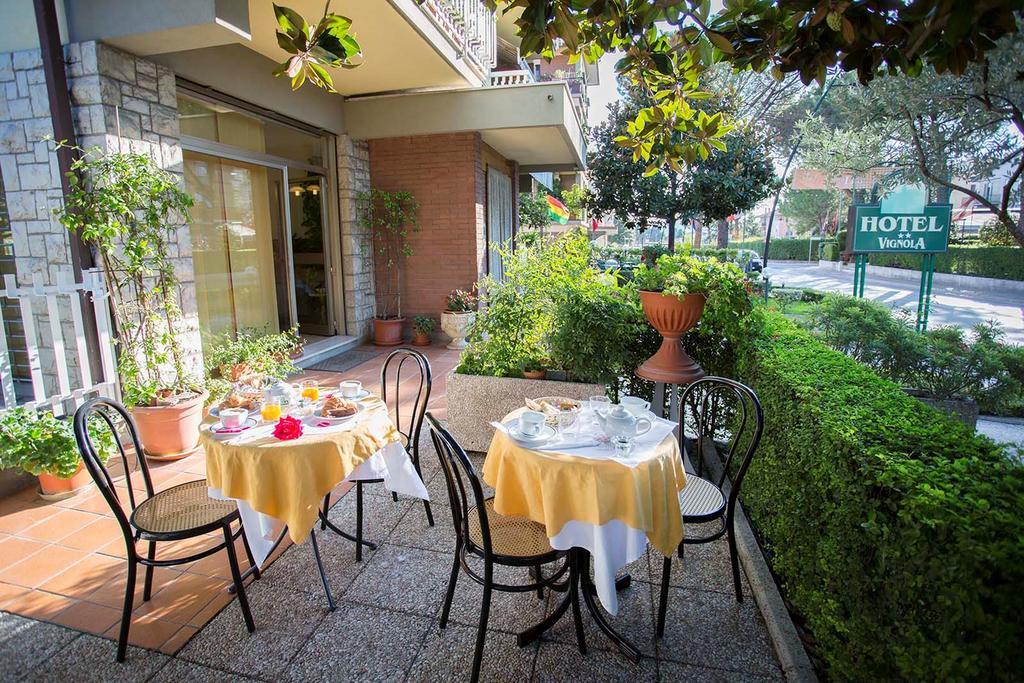 Hotel Vignola Ассізі Екстер'єр фото
