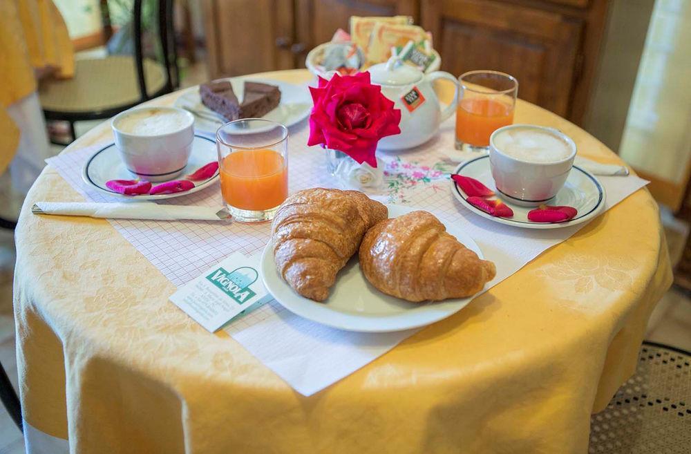 Hotel Vignola Ассізі Екстер'єр фото