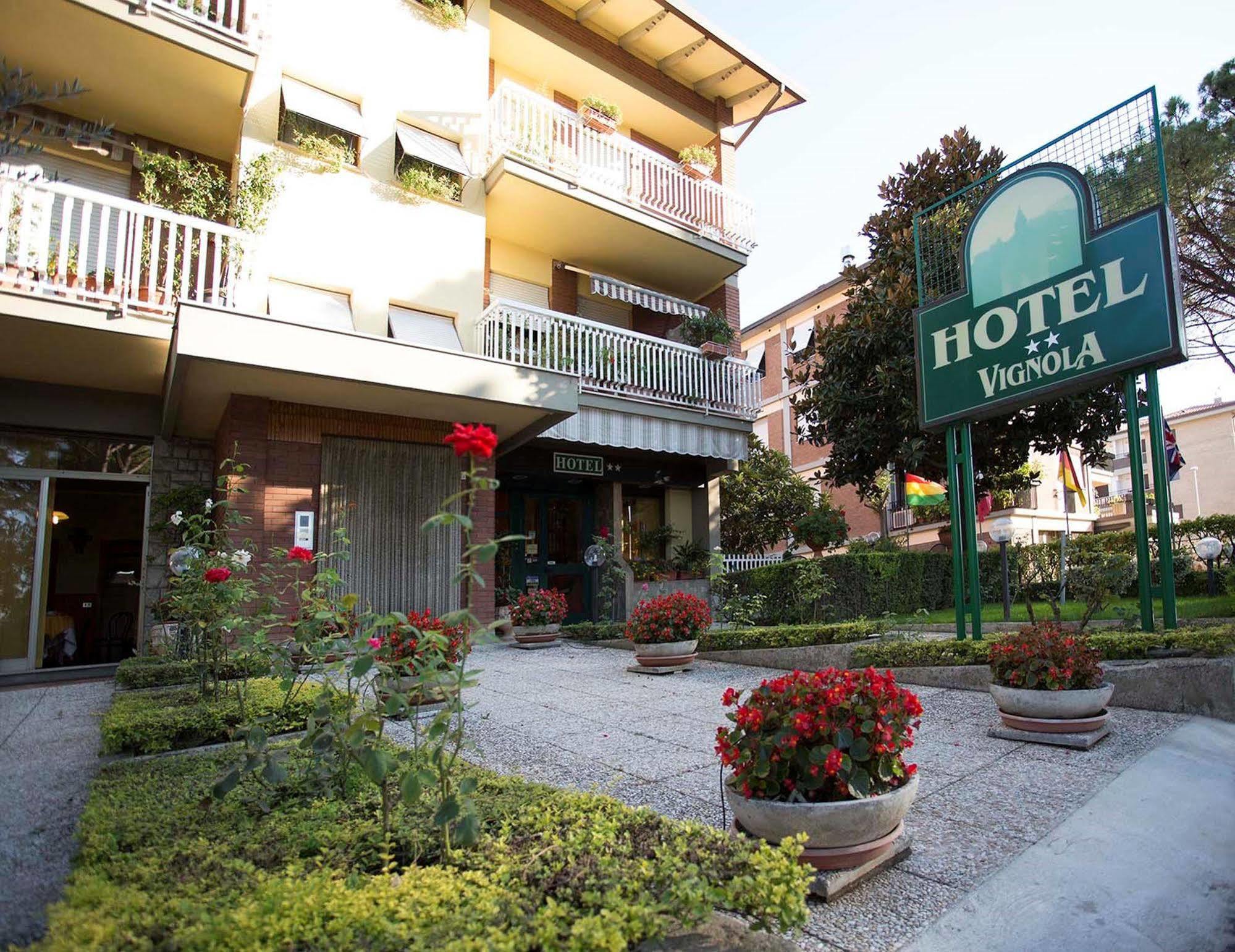Hotel Vignola Ассізі Екстер'єр фото