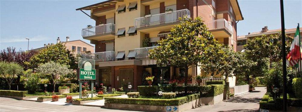 Hotel Vignola Ассізі Екстер'єр фото